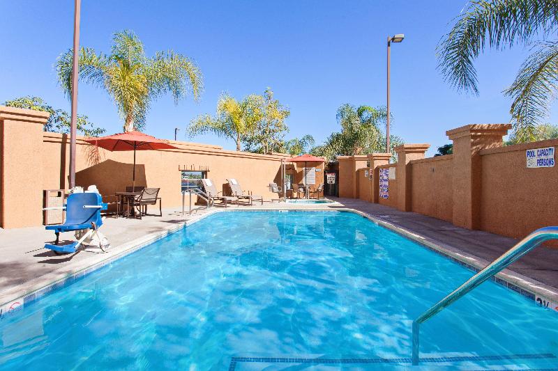 Holiday Inn Express and Suites Corona image