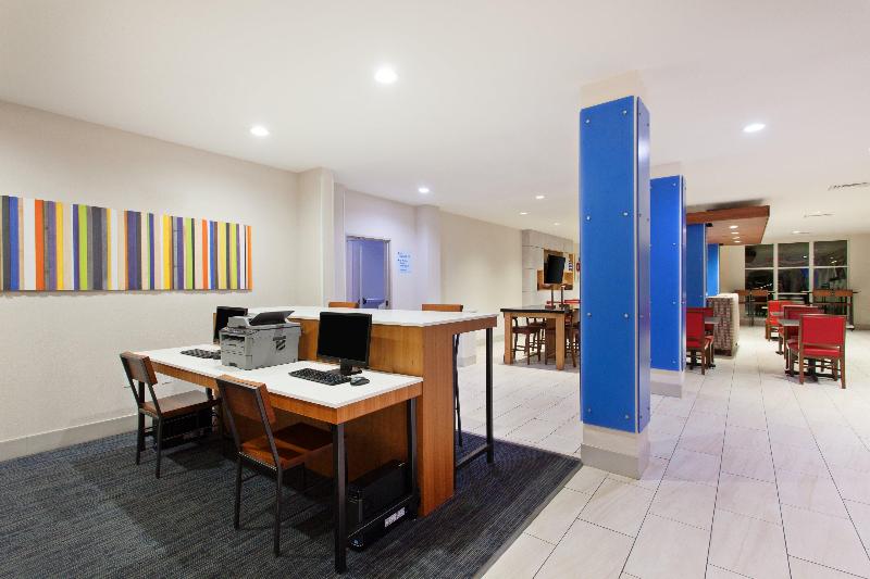 Holiday Inn Express and Suites Corona image