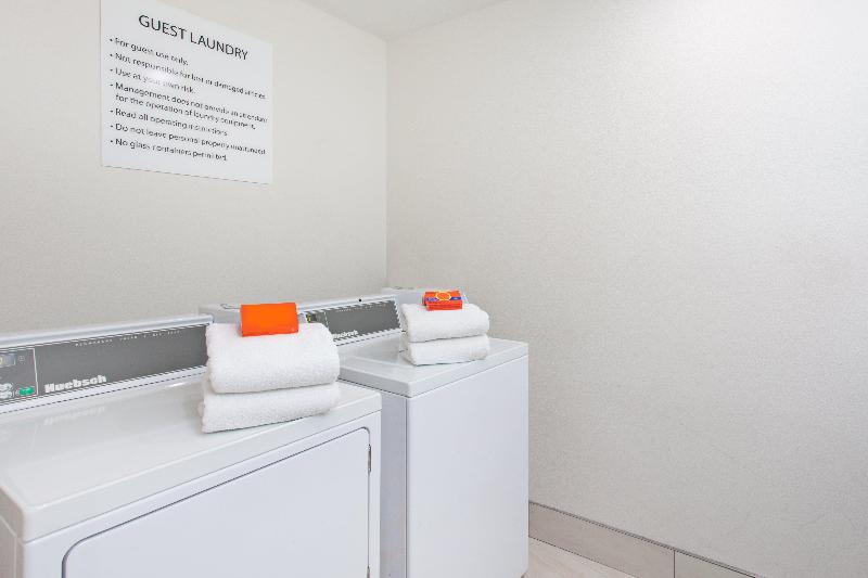 Holiday Inn Express and Suites Corona image