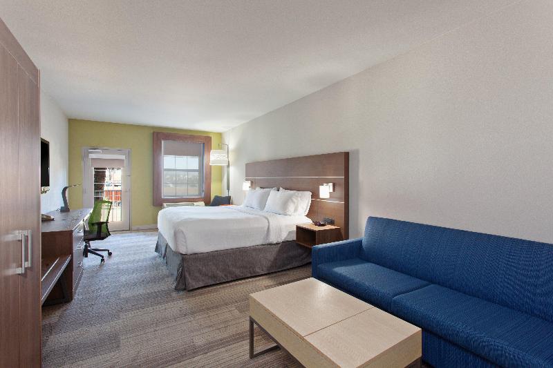 Holiday Inn Express and Suites Corona image