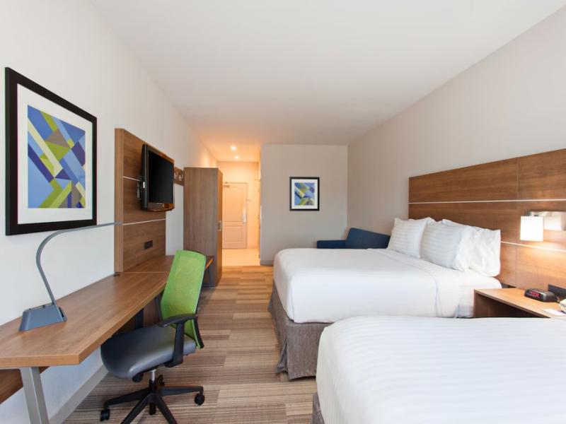 Holiday Inn Express and Suites Corona image