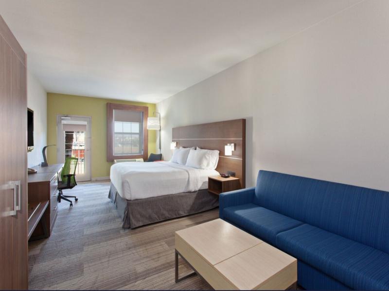 Holiday Inn Express and Suites Corona image