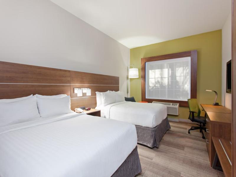 Holiday Inn Express and Suites Corona image