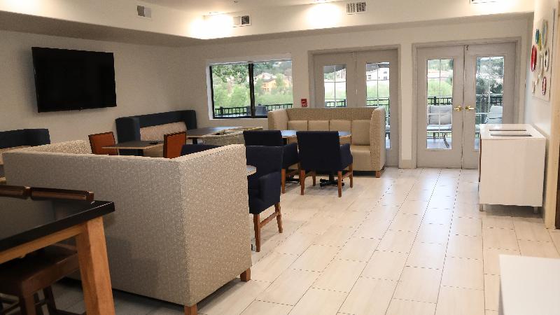 Holiday Inn Express and Suites Colorado Springs No image