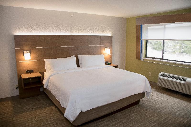 Holiday Inn Express and Suites Colorado Springs No image