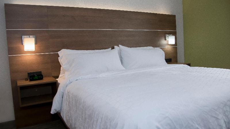 Holiday Inn Express and Suites Colorado Springs No image