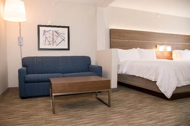 Holiday Inn Express and Suites Colorado Springs No image