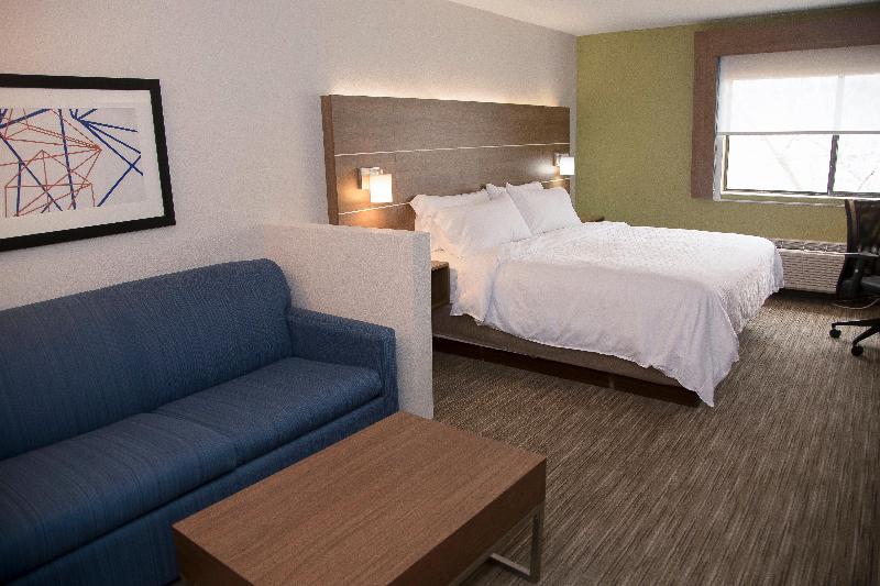 Holiday Inn Express and Suites Colorado Springs No image