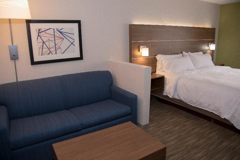 Holiday Inn Express and Suites Colorado Springs No image