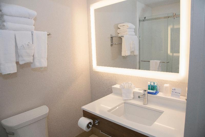 Holiday Inn Express and Suites Colorado Springs No image