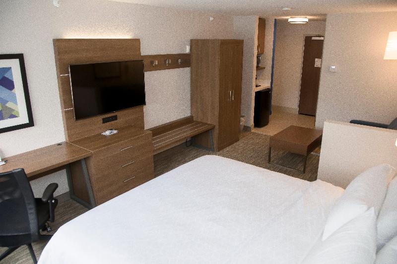 Holiday Inn Express and Suites Colorado Springs No image