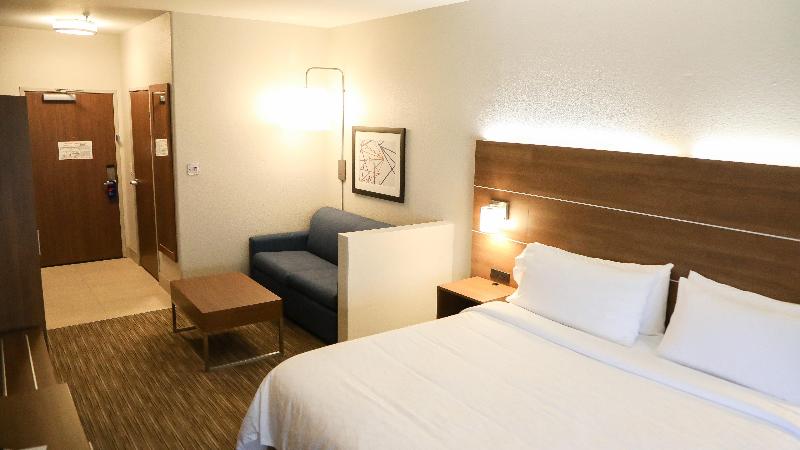 Holiday Inn Express and Suites Colorado Springs No image