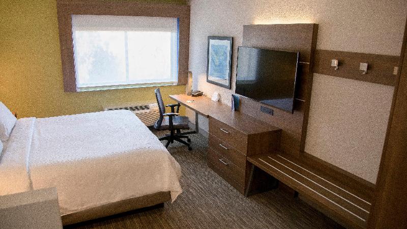 Holiday Inn Express and Suites Colorado Springs No image