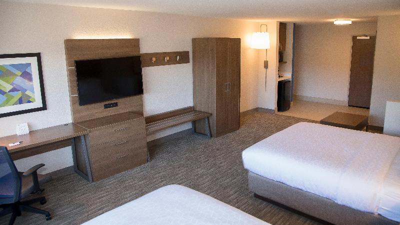 Holiday Inn Express and Suites Colorado Springs No image
