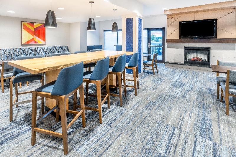 Holiday Inn Express and Suites Colorado Springs Fi image