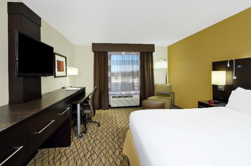 Holiday Inn Express and Suites Colorado Springs Fi image