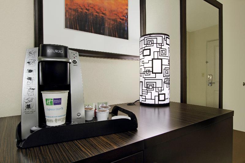 Holiday Inn Express and Suites Colorado Springs Fi image