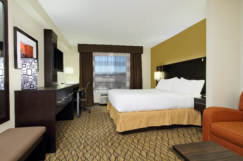 Holiday Inn Express and Suites Colorado Springs Fi image