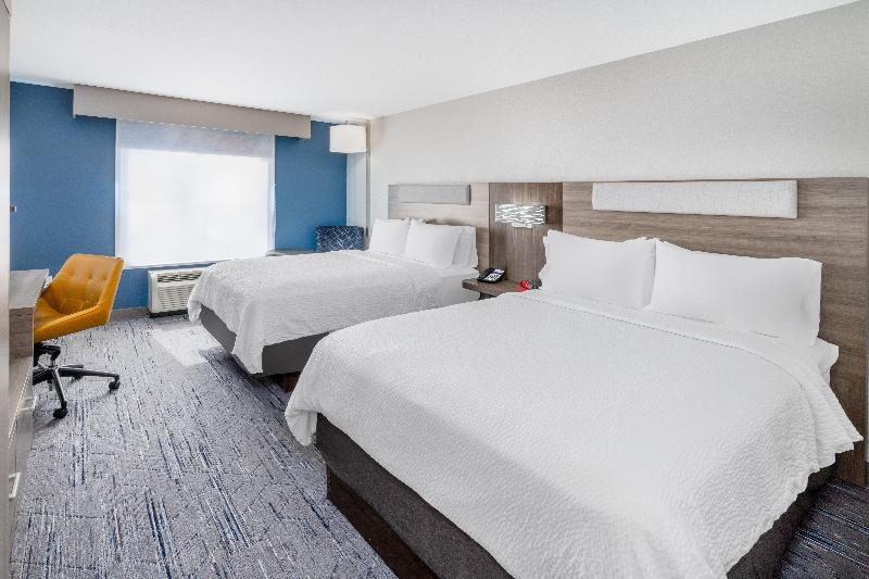 Holiday Inn Express and Suites Colorado Springs Fi image
