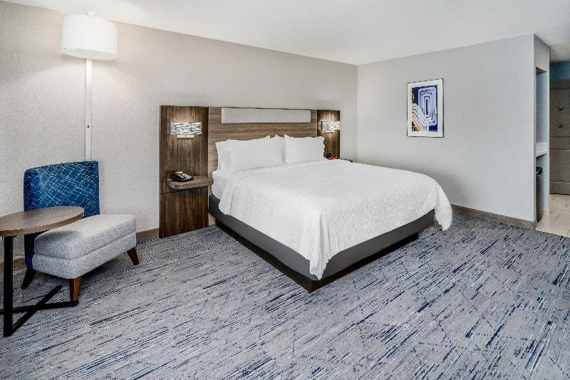 Holiday Inn Express and Suites Colorado Springs Fi image
