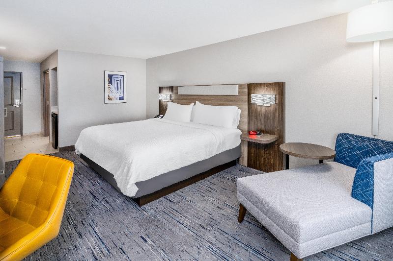 Holiday Inn Express and Suites Colorado Springs Fi image