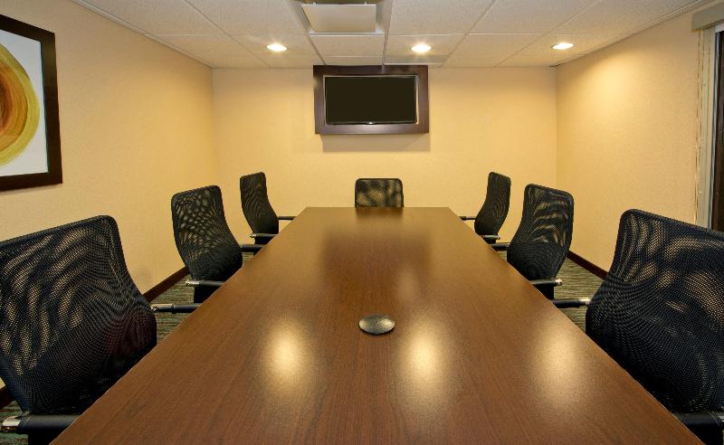Holiday Inn Express Hotel and Suites Central COS image