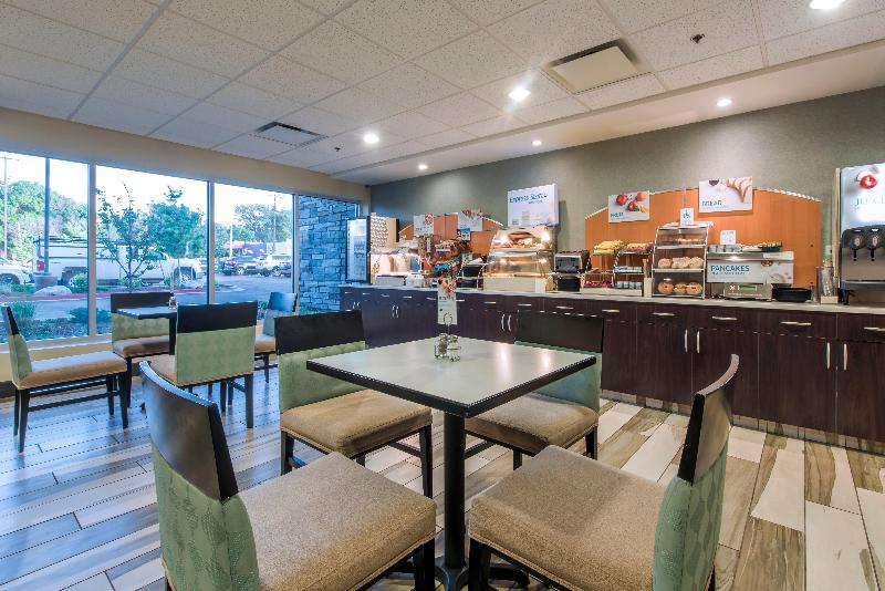 Holiday Inn Express Hotel and Suites Central COS image