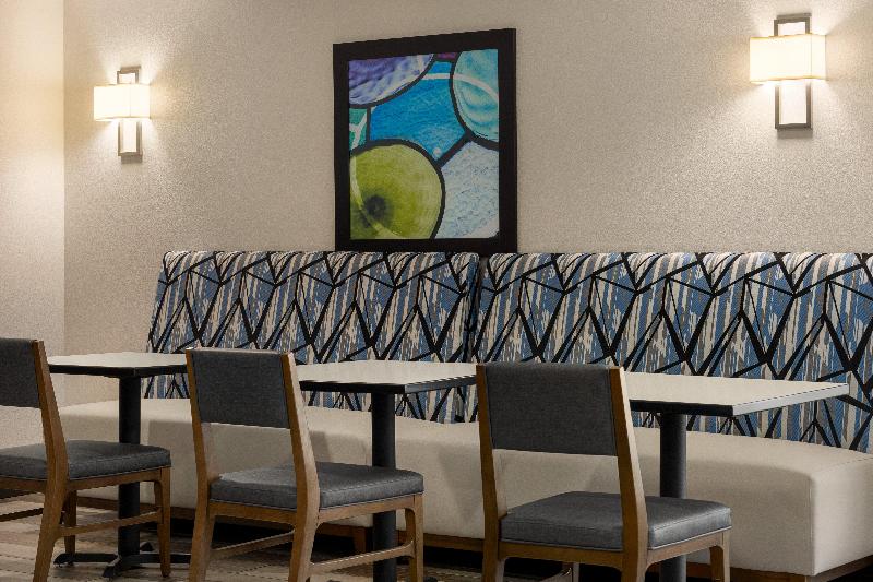 Holiday Inn Express Hotel and Suites Central COS image