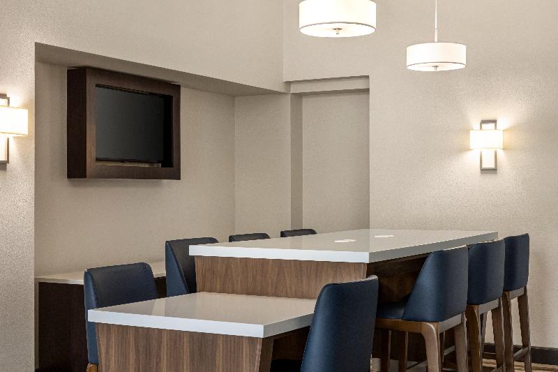 Holiday Inn Express Hotel and Suites Central COS image