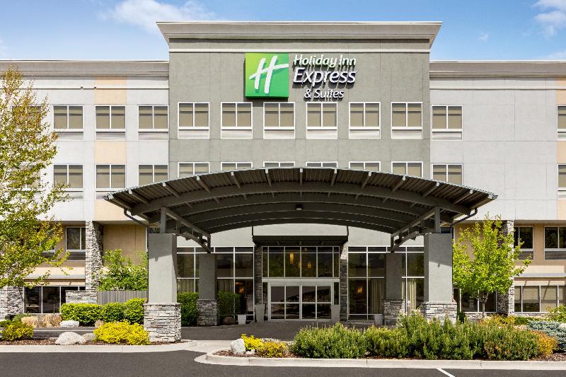 Holiday Inn Express Hotel and Suites Central COS image