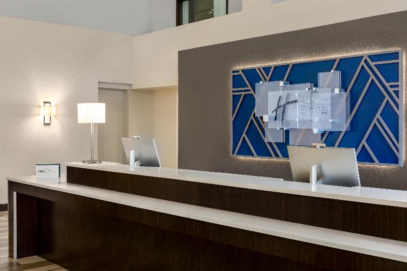 Holiday Inn Express Hotel and Suites Central COS image