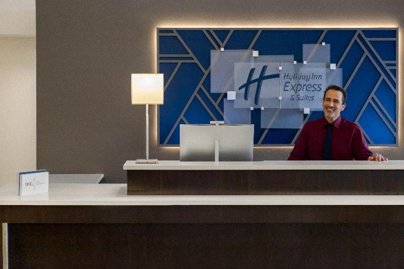 Holiday Inn Express Hotel and Suites Central COS image