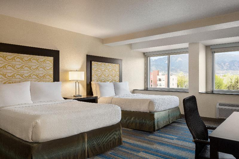 Holiday Inn Express Hotel and Suites Central COS image