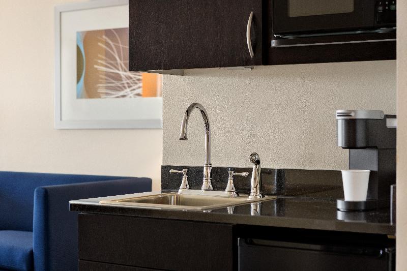 Holiday Inn Express Hotel and Suites Central COS image