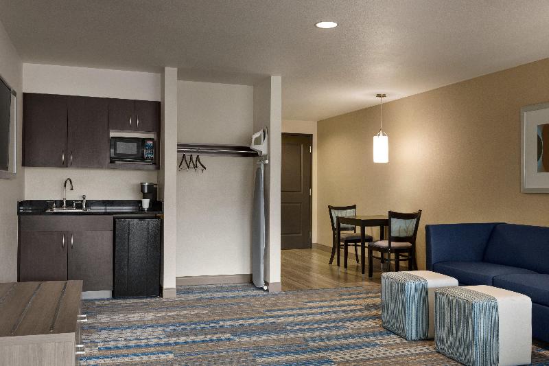 Holiday Inn Express Hotel and Suites Central COS image