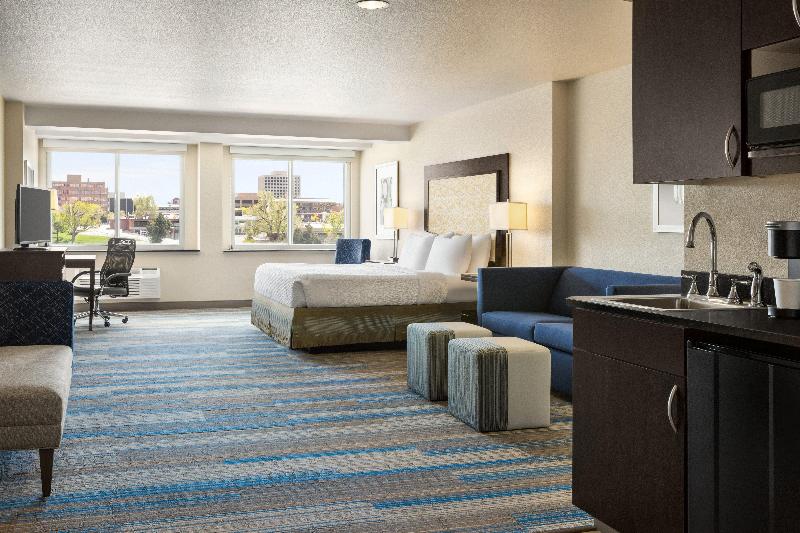 Holiday Inn Express Hotel and Suites Central COS image