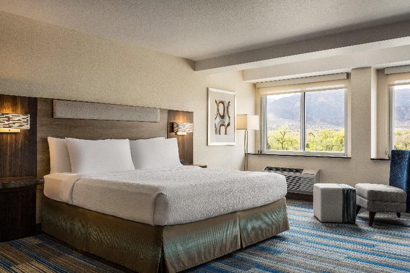 Holiday Inn Express Hotel and Suites Central COS image