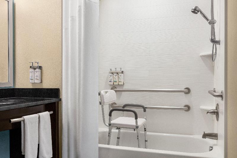 Holiday Inn Express Hotel and Suites Central COS image
