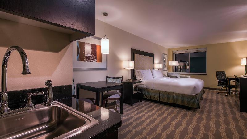 Holiday Inn Express Hotel and Suites Colorado Spri