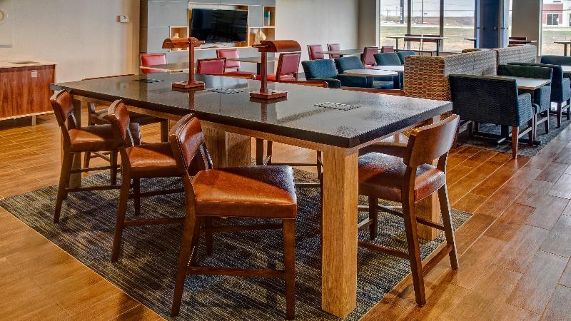 Holiday Inn Express & Suites Corsicana I-45 By IHG image