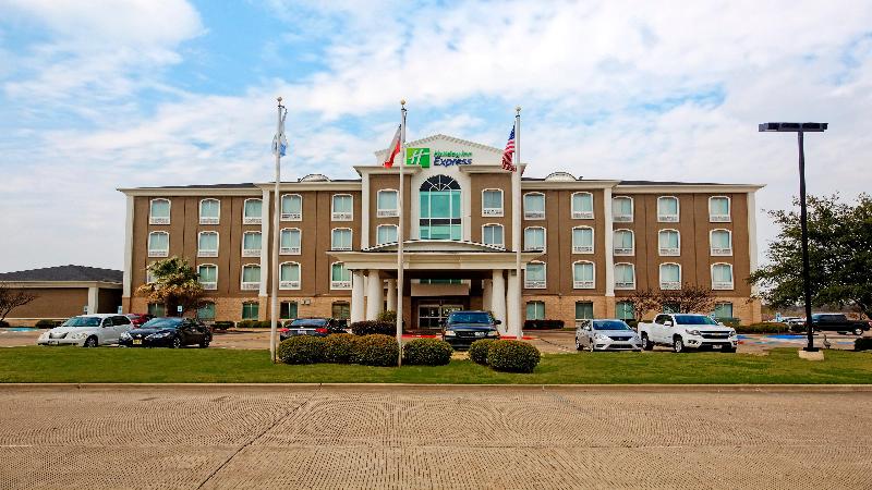 Holiday Inn Express & Suites Corsicana I-45 By IHG image