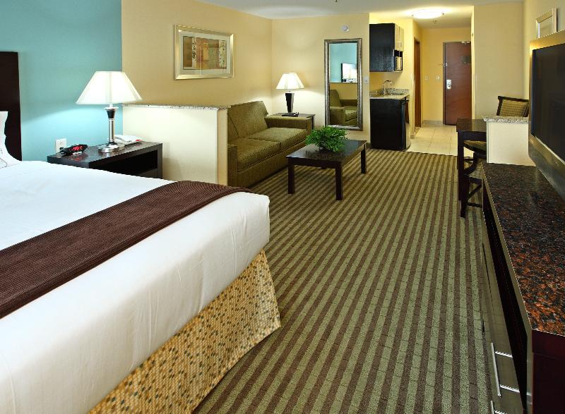 Holiday Inn Express and Suites Carthage