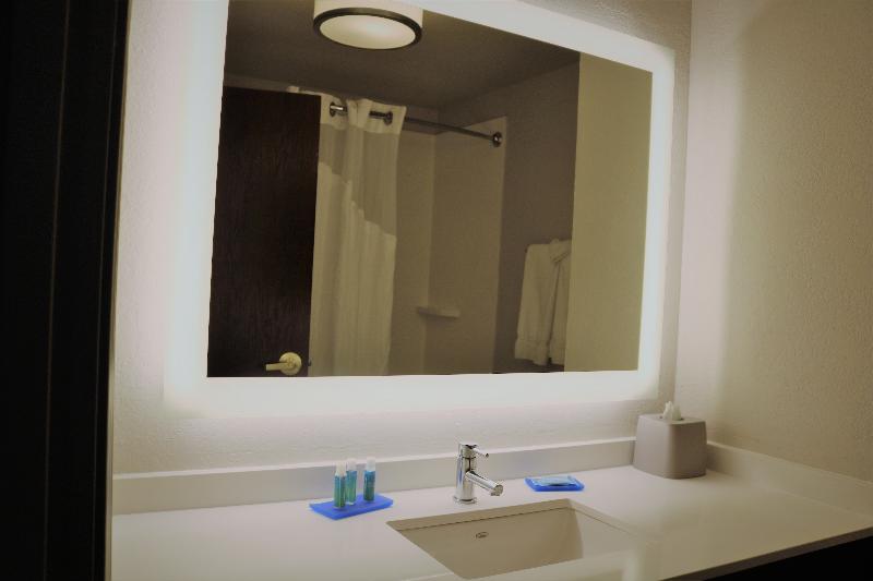 Holiday Inn Express and Suites Exmore Eastern Shor image