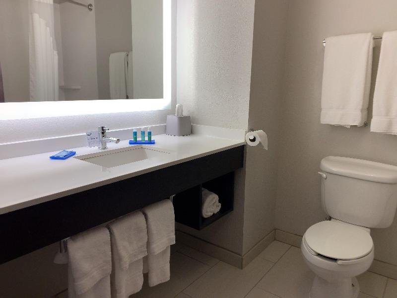 Holiday Inn Express and Suites Exmore Eastern Shor image
