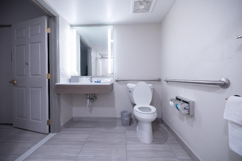 Holiday Inn Express & Suites Frackville By IHG image