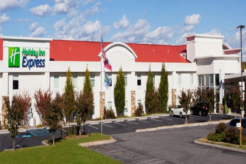 Holiday Inn Express and Suites Dalton