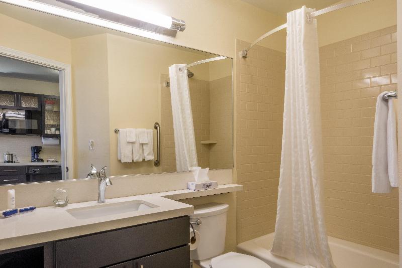 Candlewood Suites Midwest City image