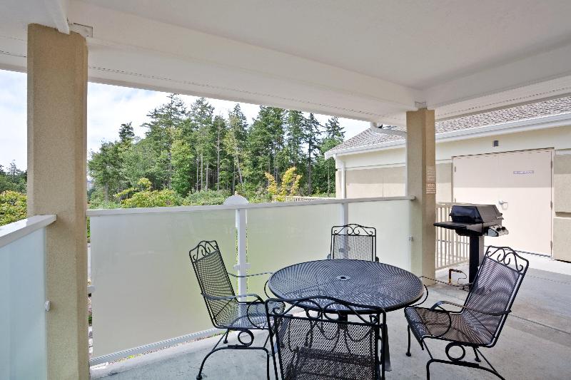 Candlewood Suites Oak Harbor image