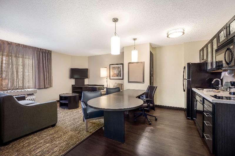 Sonesta Simply Suites Parsippany Morris Plains image