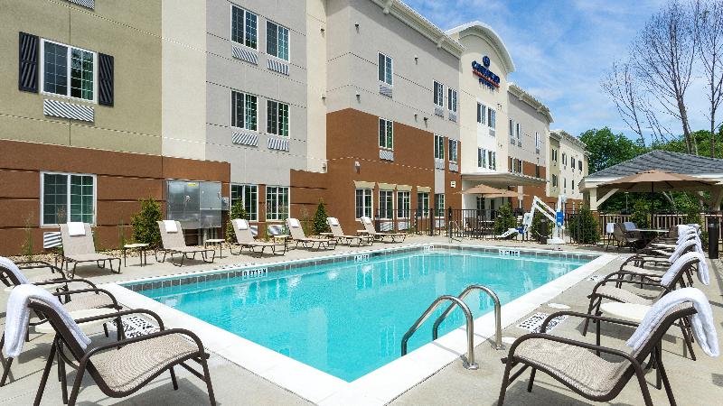 Candlewood Suites Grove City Outlet Center